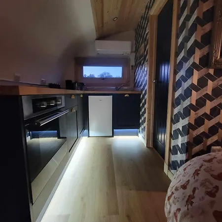 The Galloway Steading - The Fox'S Den With Hot Tub And Fire Pit Glenluce Exterior photo